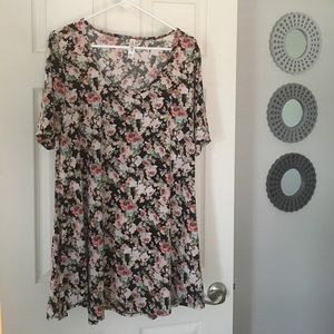 New LuLaRoe Floral Perfect Tee