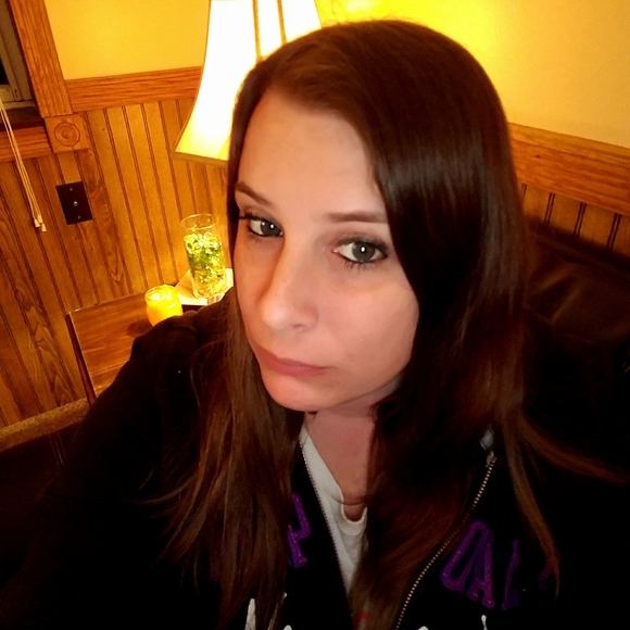 Meet your Posher, Renee - Picture 1 of 1