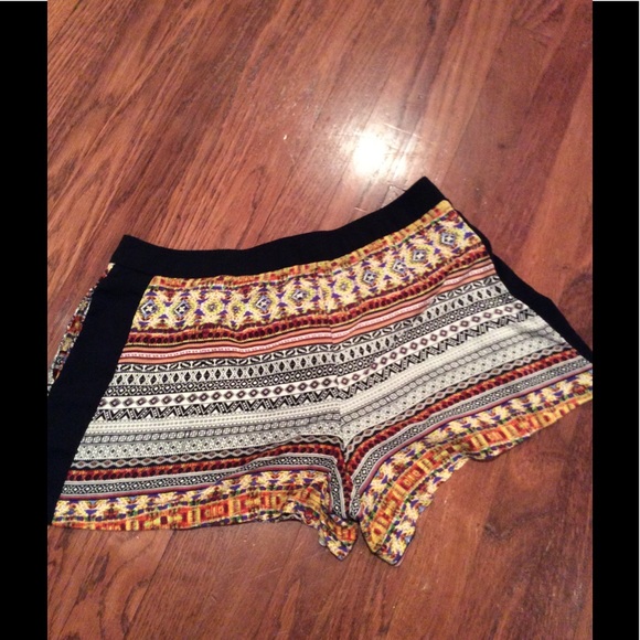 GIFTED❤️Must Go HP🎉Flowy Rayon Boho Shorts - Picture 3 of 4