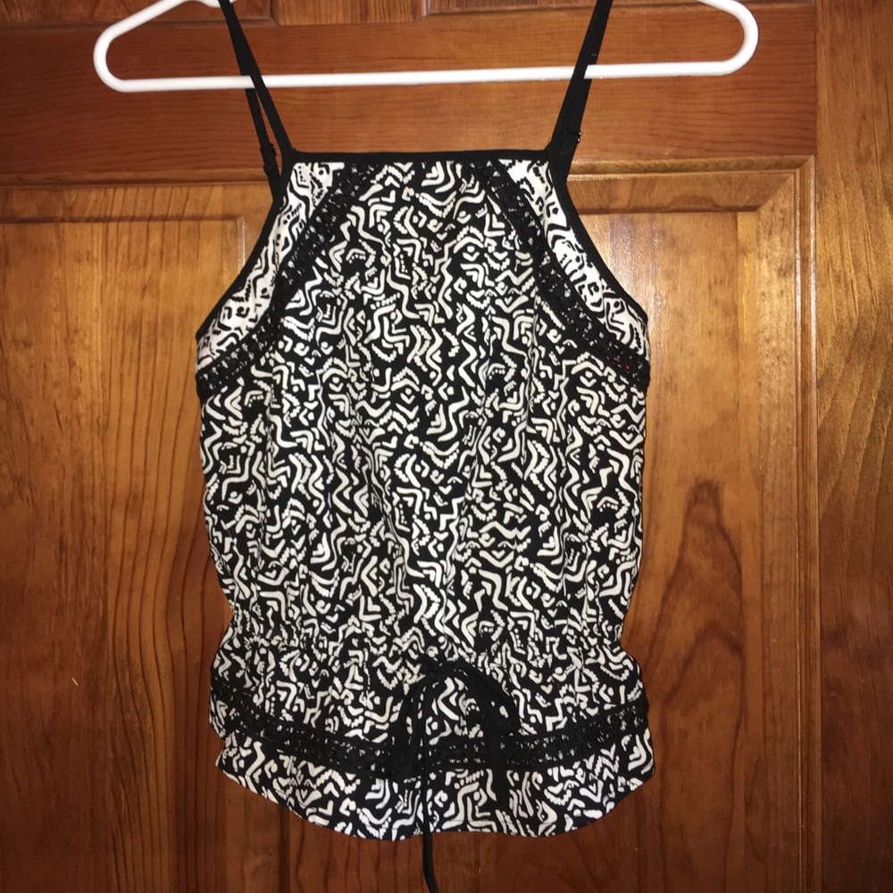 Xhilaration black and white tank top