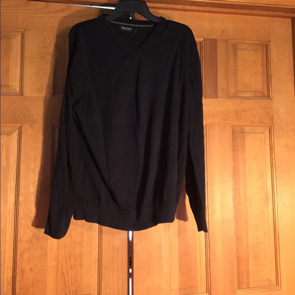 Men's v-neck navy sweater