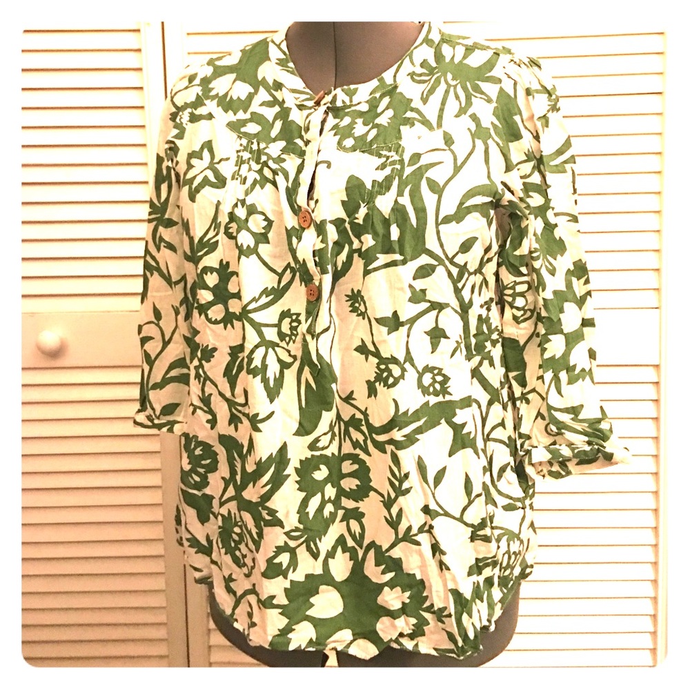 White and Green Gap Shirt