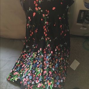 Trade or sell Black floral dipped Amelia