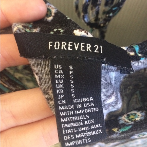 Small Forever 21 Patterned Shirt - Picture 4 of 4