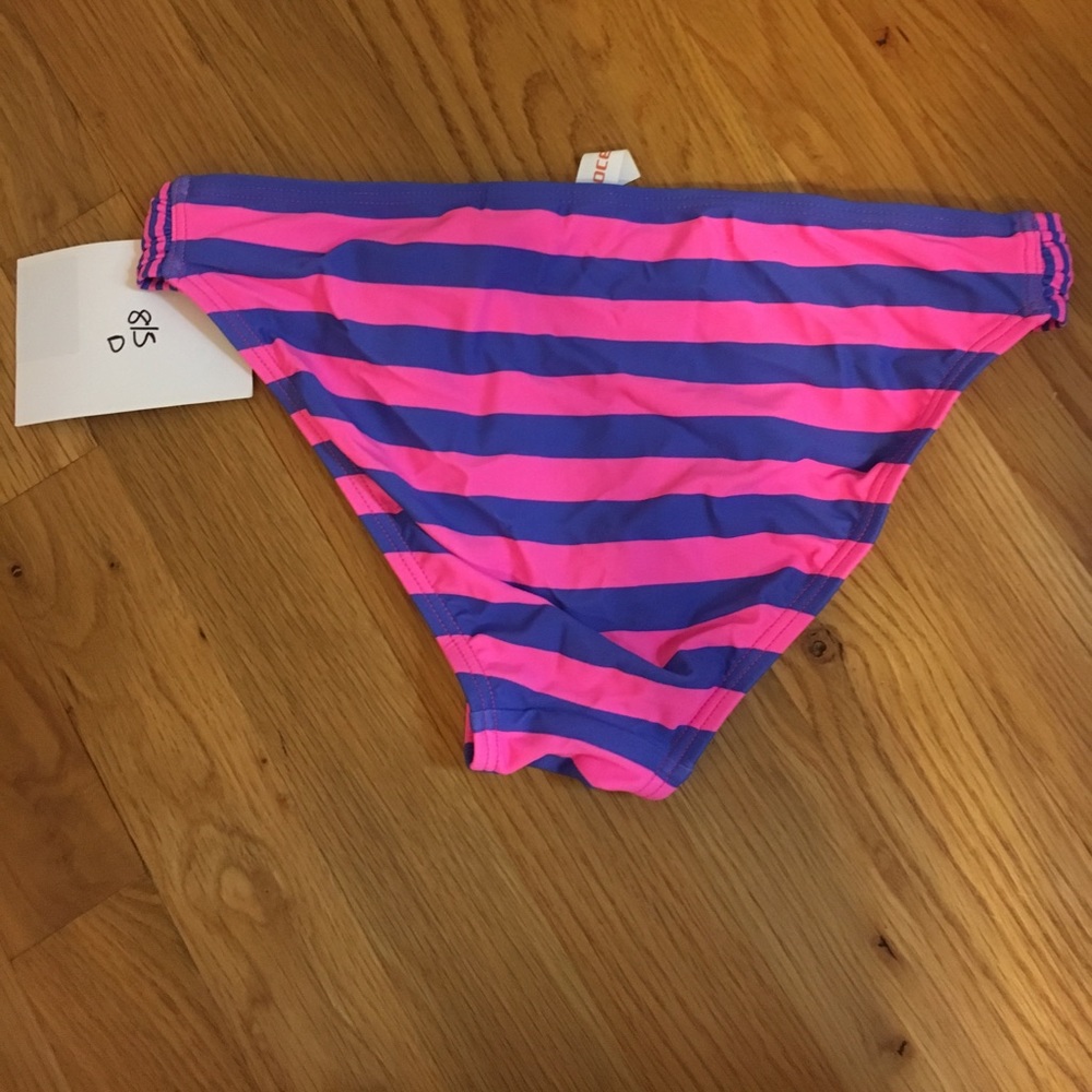 Bathing suit - Picture 3 of 4