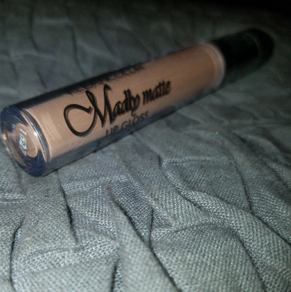 Doll long lasting matte lipgloss - Picture 3 of 4