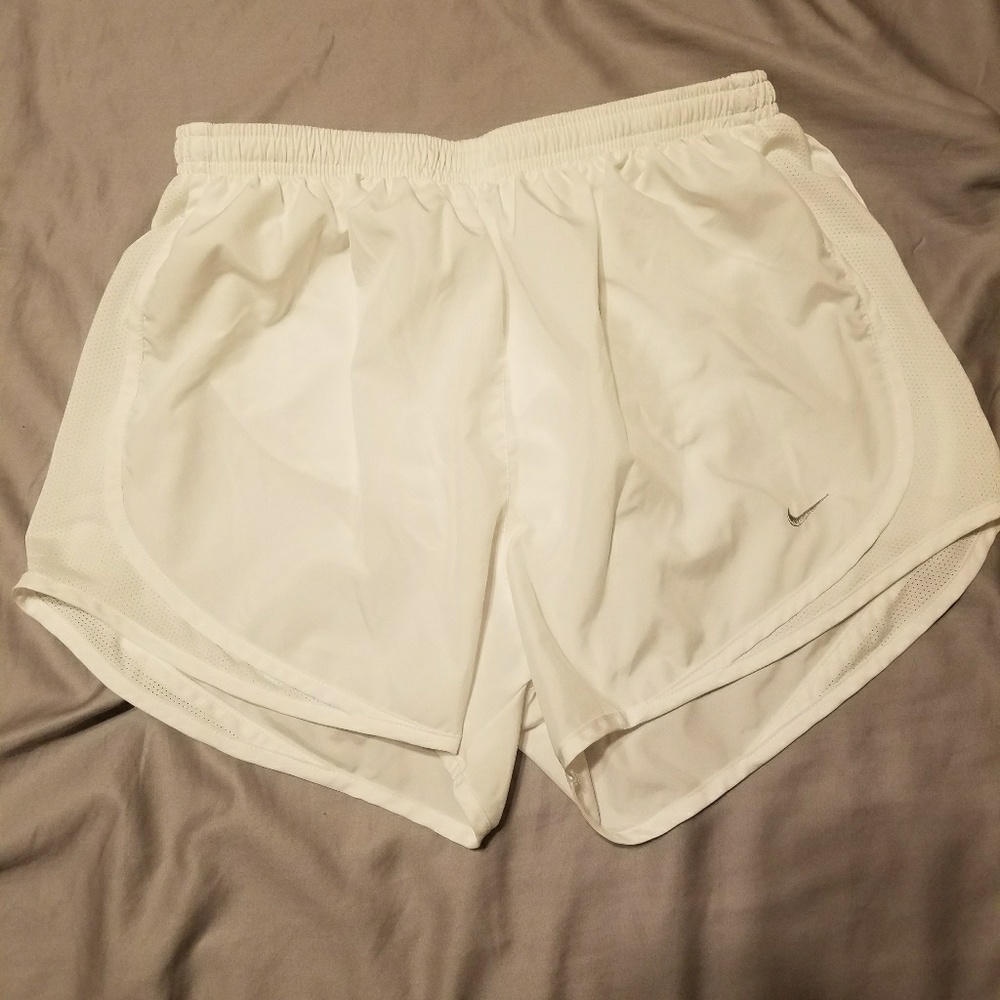 M Nike tempo shorts