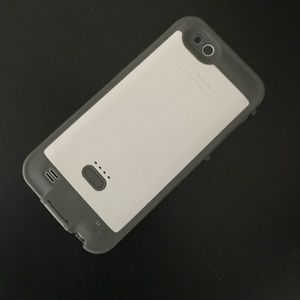 White chargeable LifeProof IPhone 6 case