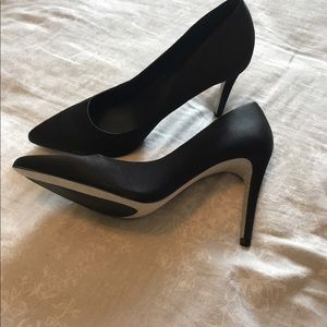 H&M Pumps - Reserved