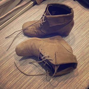 MAD LOVE tan wedge suede booties