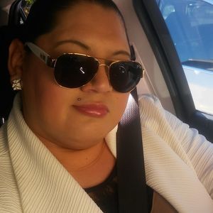 Meet your Posher, Divajenni