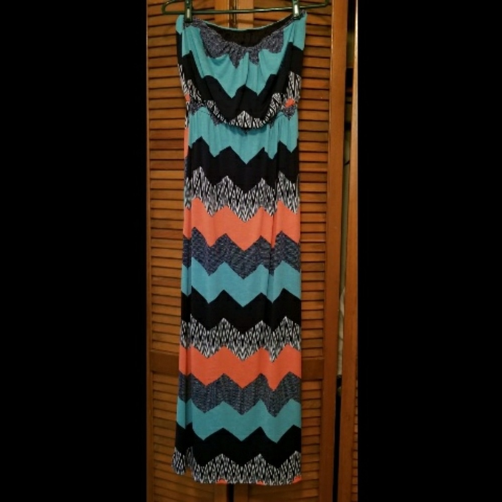 A. N. A. Maxi Dress Chevron pattern
