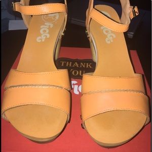 Flogg Florence Wooden Heel Shoe. Sooo comfortable!