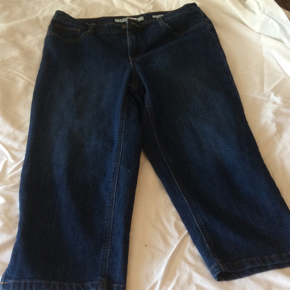 Ladies Capri Pants