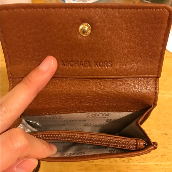 SOLD Michael Kors Flip Coin Purse - Picture 3 of 4