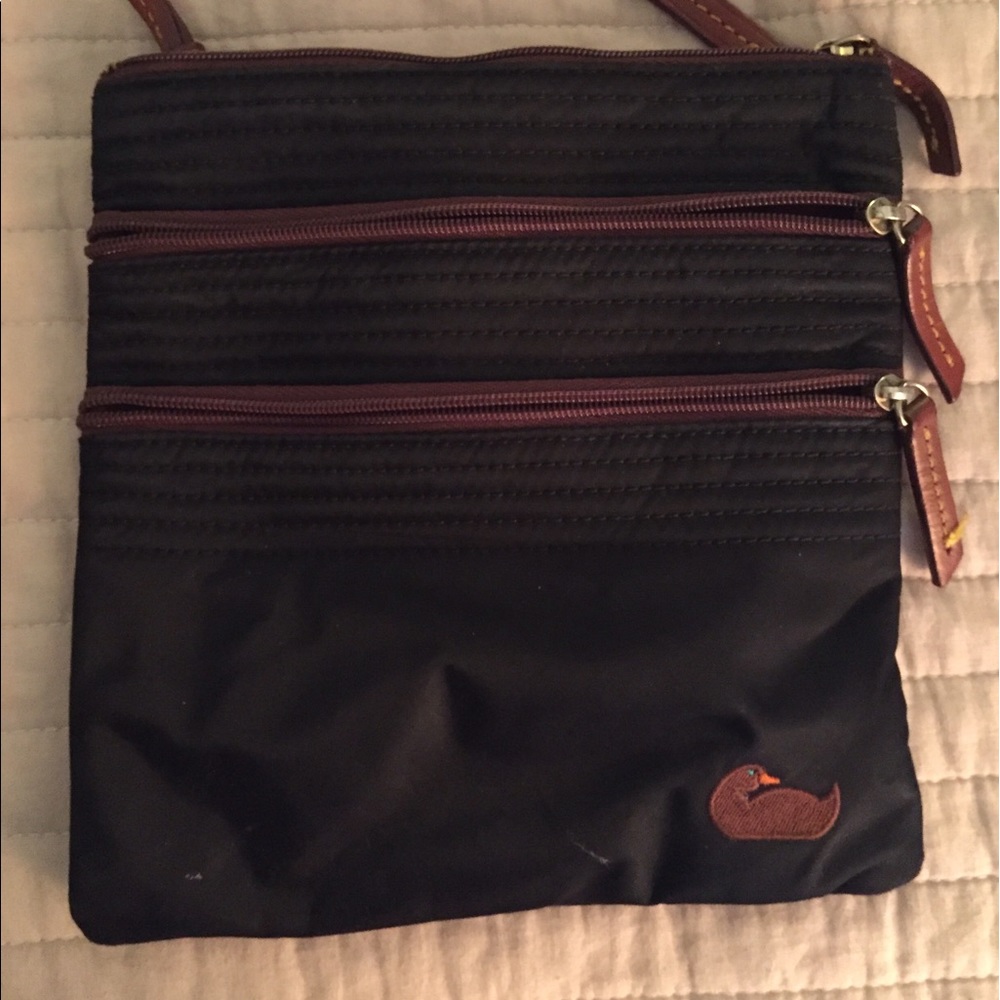 🎉MOVING SALE!! 🎉 Dooney & Bourke 3 Zip Crossbody