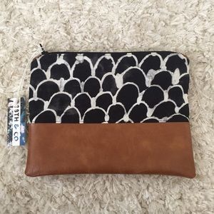 38th & Co mermaid scales clutch