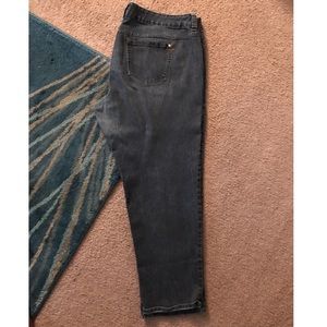 **PLUS SIZE TORRID STRAIGHT LEG JEANS**
