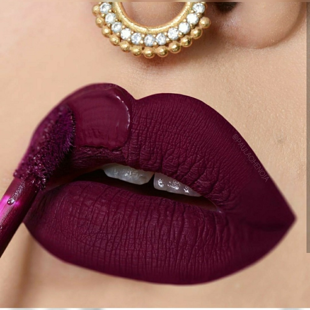 Royal long lasting matte lipgloss