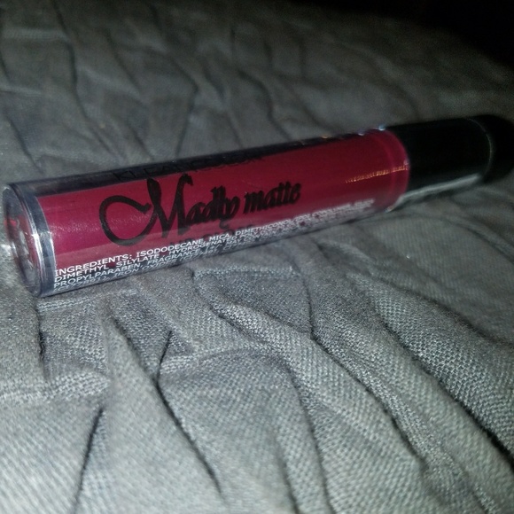 Royal long lasting matte lipgloss - Picture 2 of 4