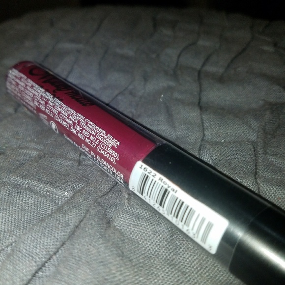 Royal long lasting matte lipgloss - Picture 3 of 4