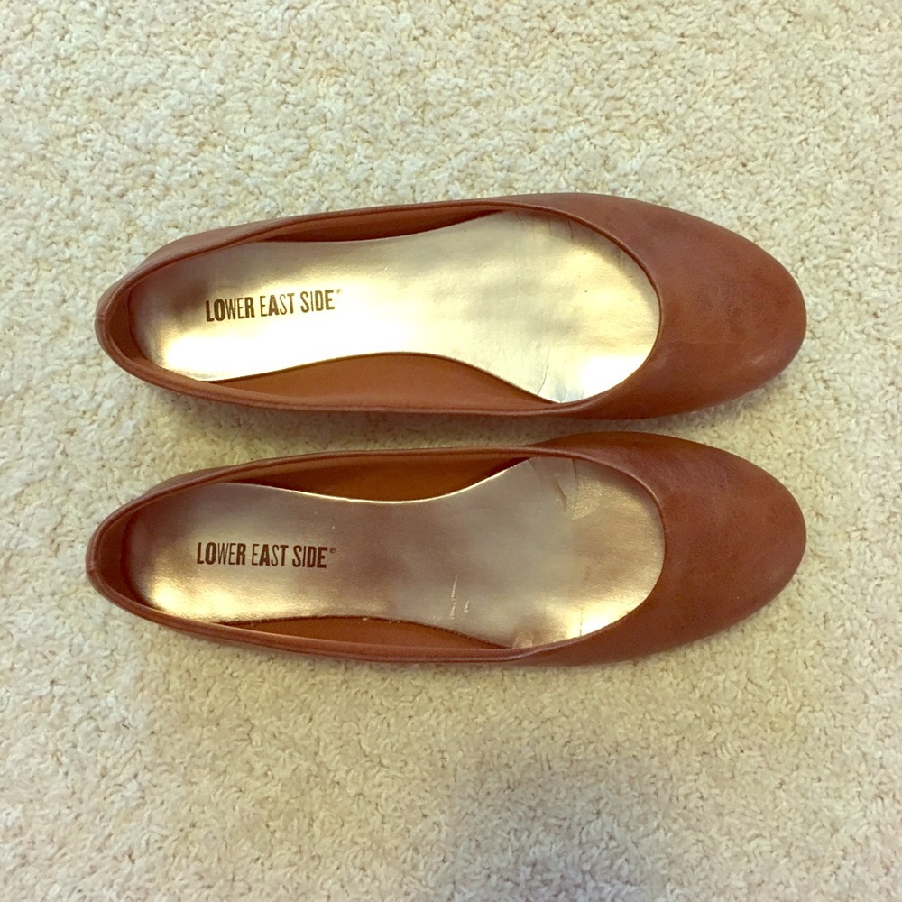 Brown Flats-- Worn Once. Size 8.5.