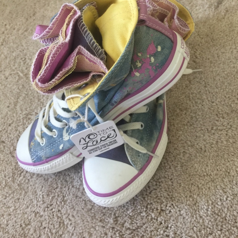Converse US juniors Size 5 ( Women 8-8.5 )