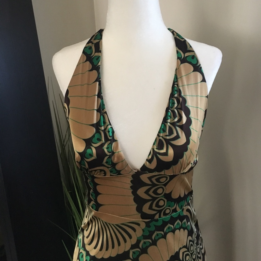 Peacock printed halter maxi dress. - Picture 4 of 8
