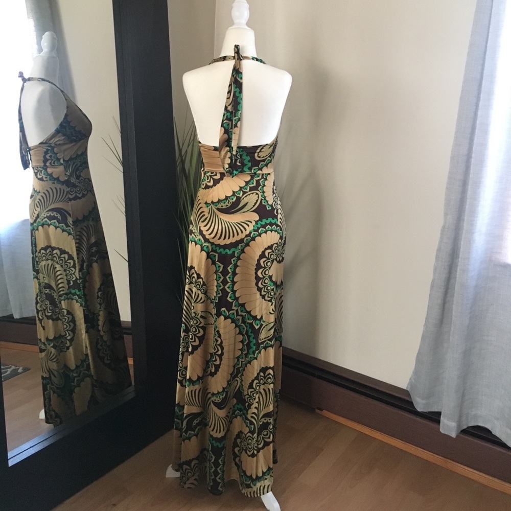 Peacock printed halter maxi dress. - Picture 2 of 8