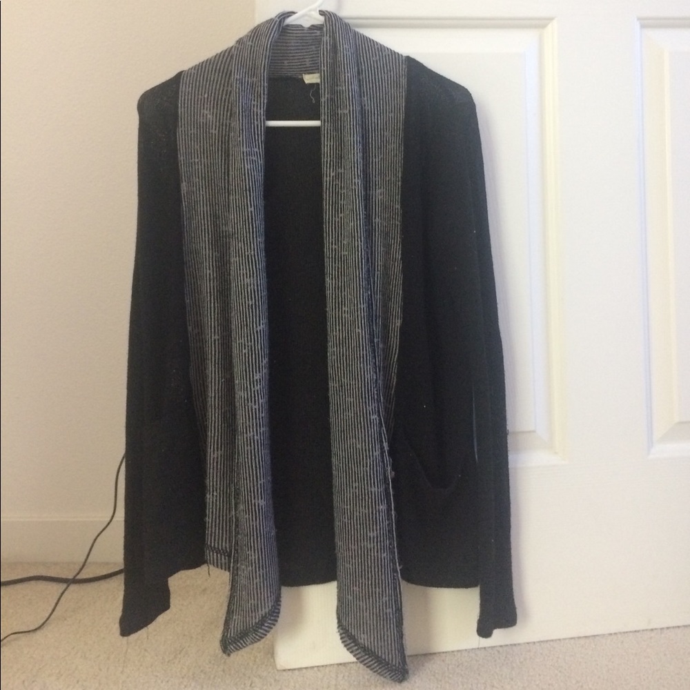 Urban Outfitters Flowing Black Cardigan Small