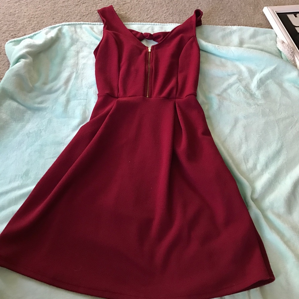 Maroon zip down dress, with bows
