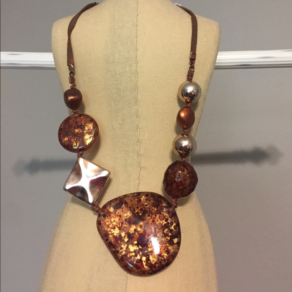 Beautiful gold/brown/copper necklace