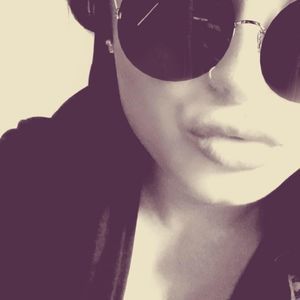 Meet your Posher, Antoinette