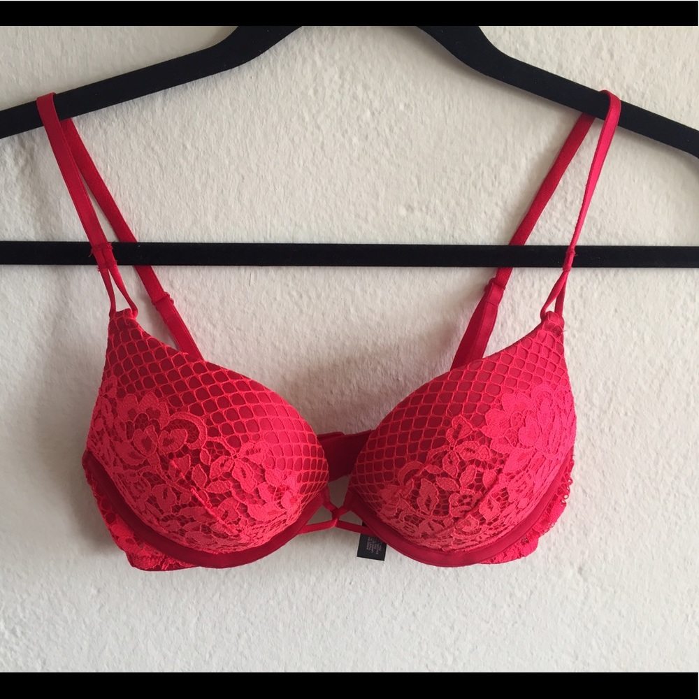 UNWORN Victoria's Secret Bombshell push up bra