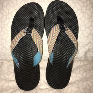 women's chaco flip flops