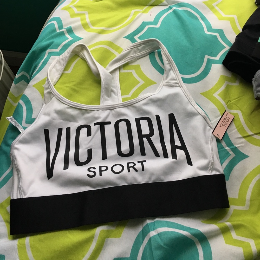 Victoria's Secret sports bra NWT