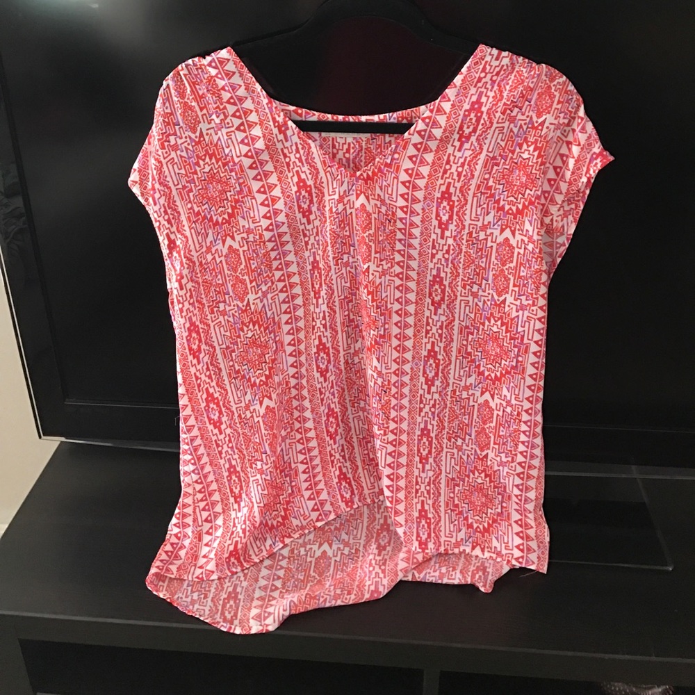 Hinge short sleeve blouse, Aztec themed