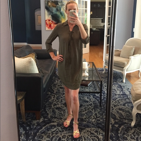 WAYF Dresses & Skirts - WAYF dress, size S. 100% rayon.