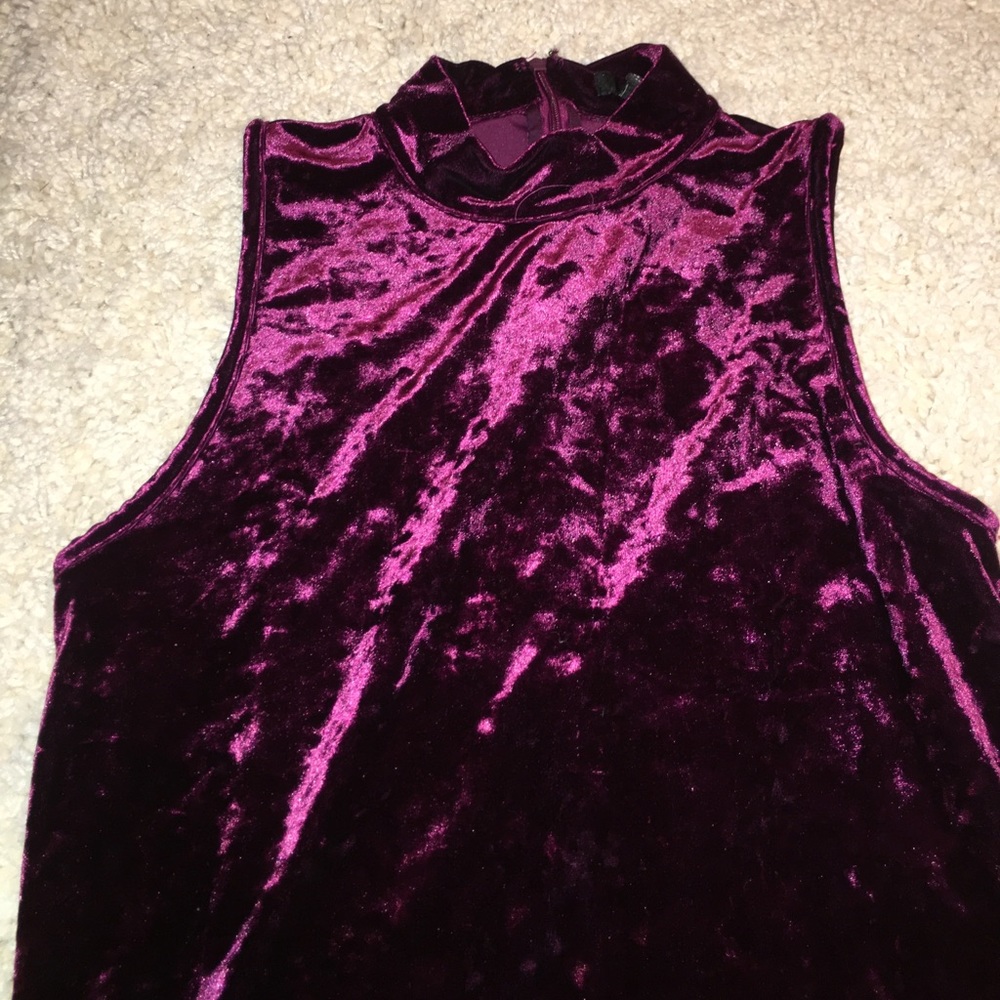 ⛔️SOLD ⛔️ Beautiful Crushed velvet high neck dress - Picture 2 of 3