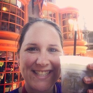 Meet your Posher, Courtney