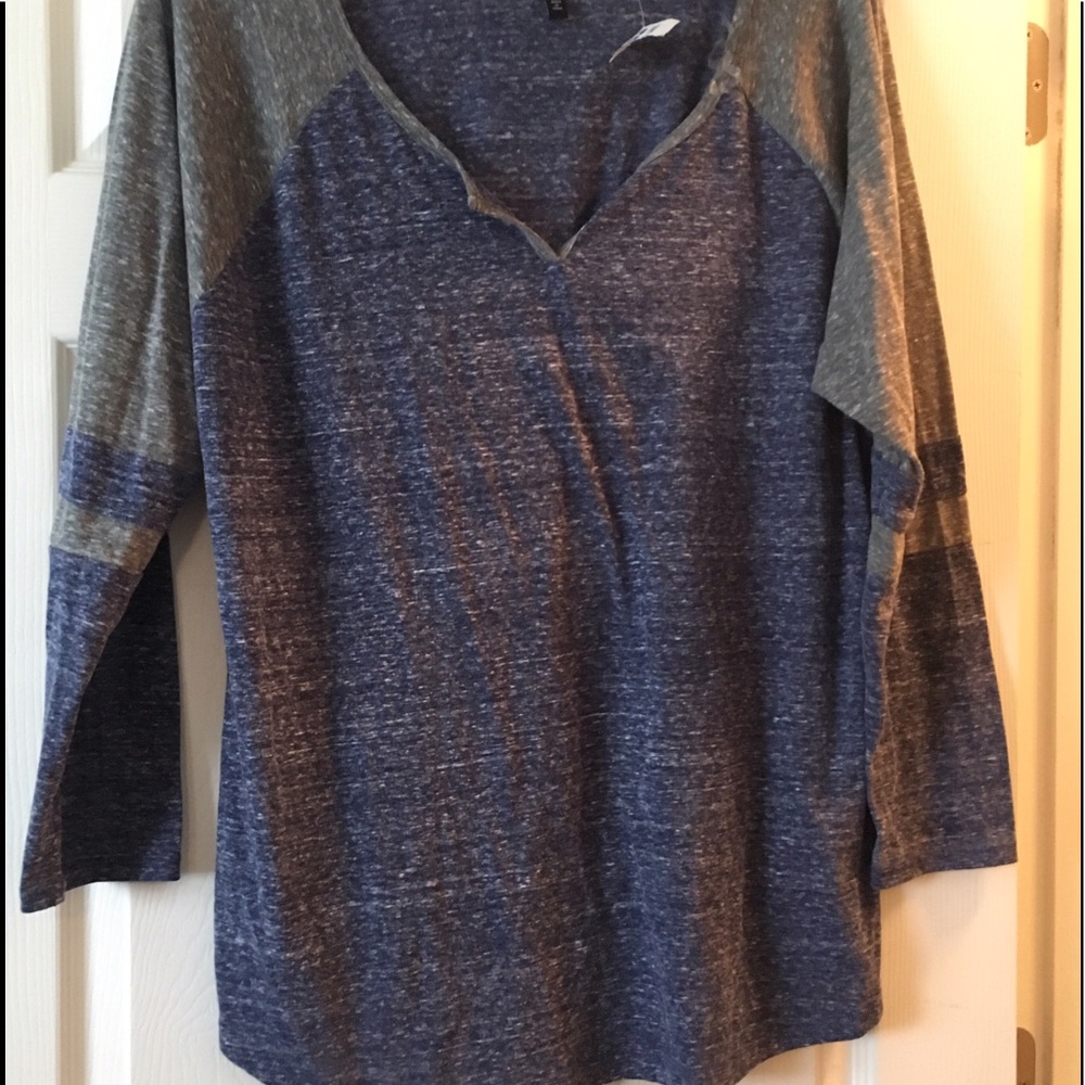 Derek Heart soft knit shirt