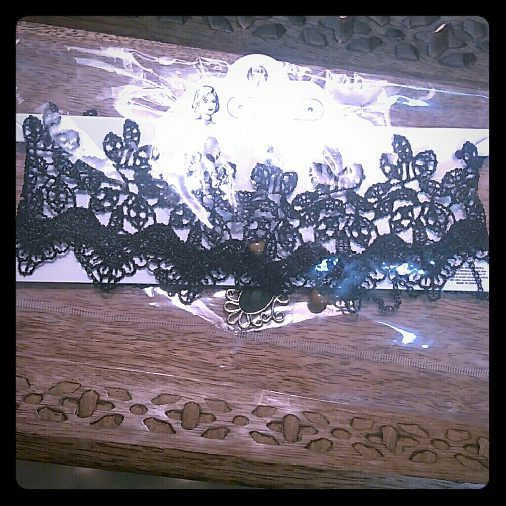 Black lace choker