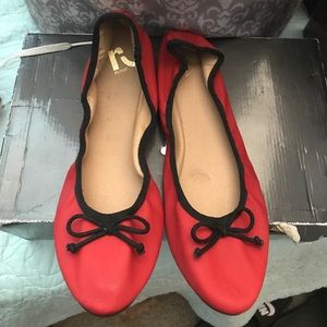 ❤️Red and black REPORT flats ❤️