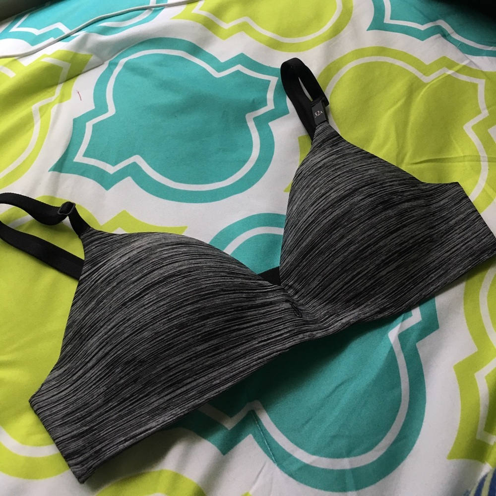 Victoria's Secret wire less bra NWT
