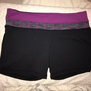Women's LuLu Lemon spandex.