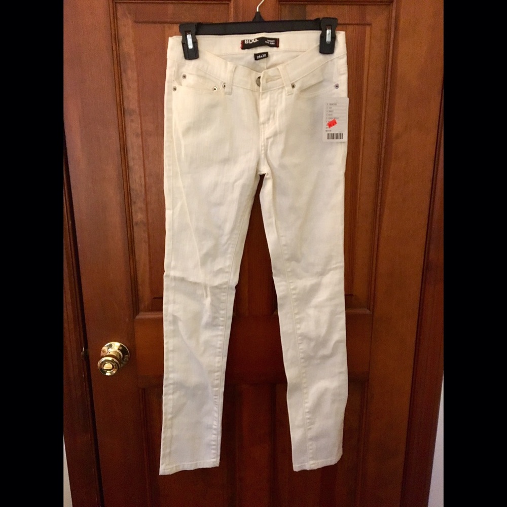 New with tags BDG white jeans