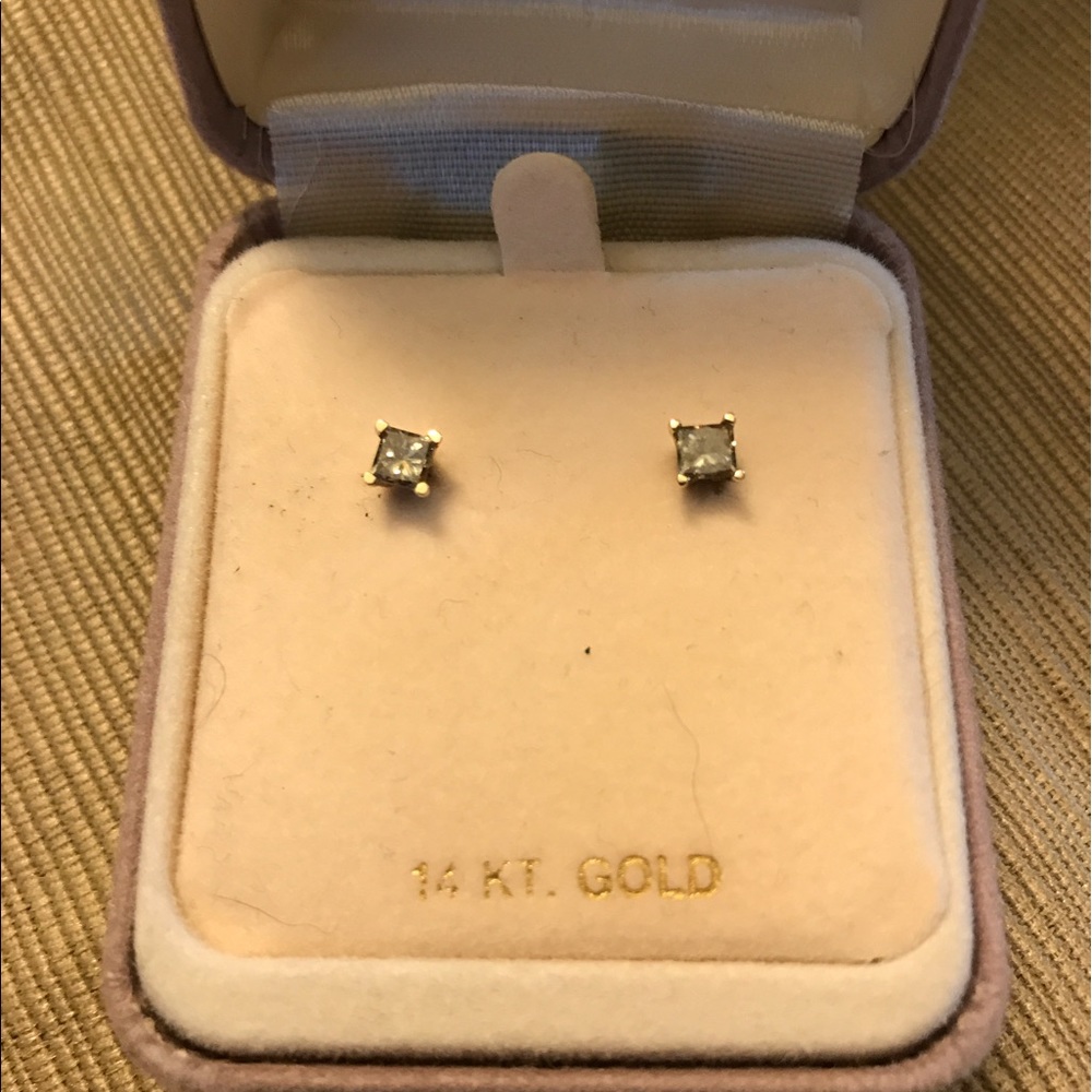 Diamond stud earrings