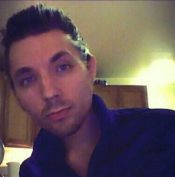 Meet your Posher, Jonny - Picture 1 of 1