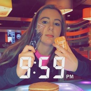 Meet your Posher, Kayla