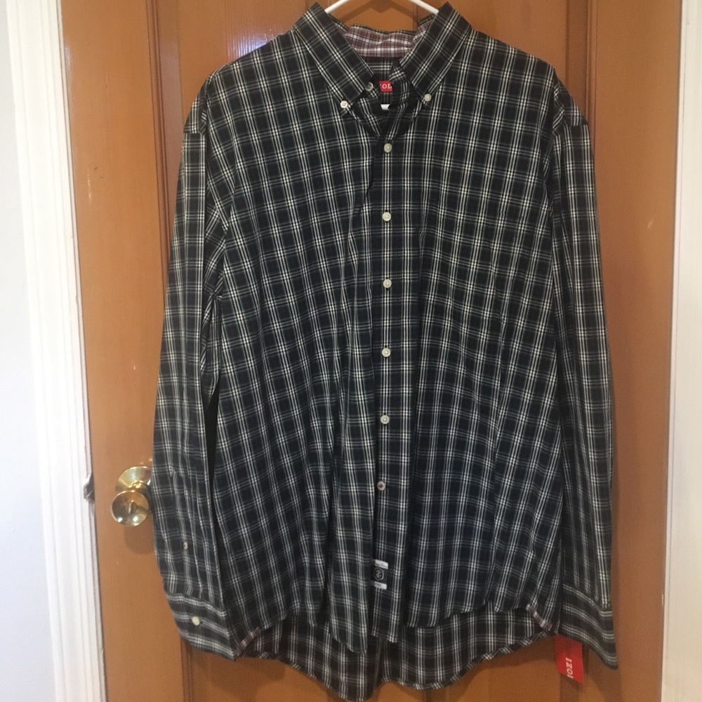 Izod Plaid Button down shirt